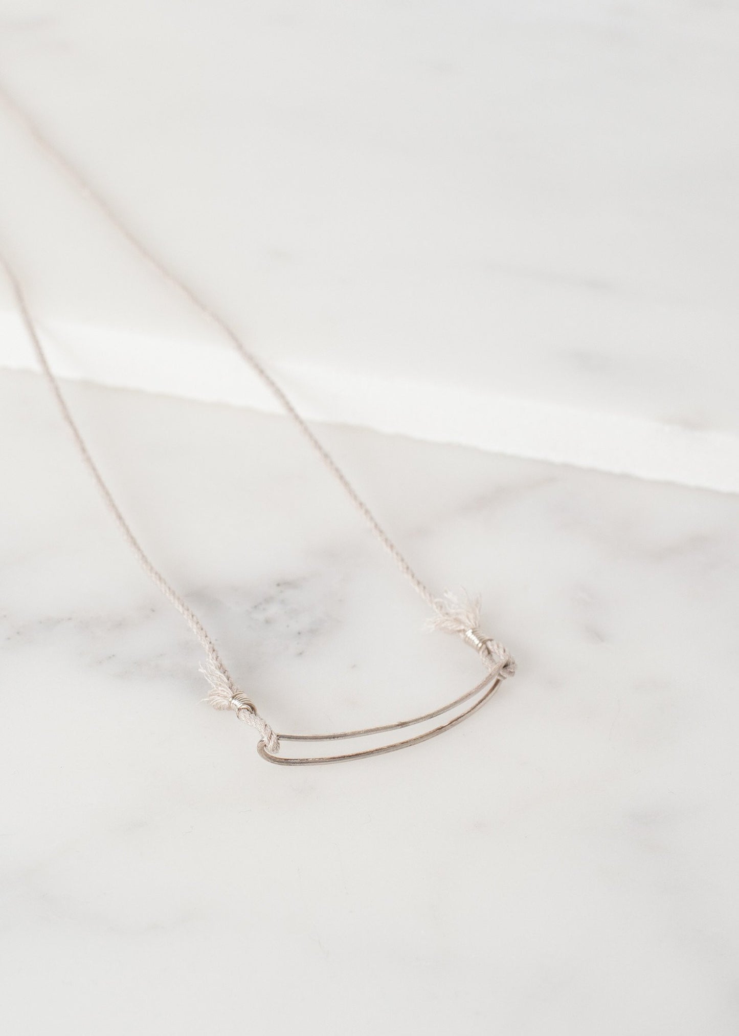 Braceleat 85 in Grey Silk/Silver